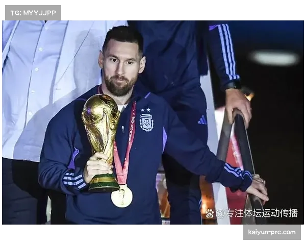 明尼苏达联两位阿根廷球员 获赠梅西比赛球衣